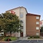 Red Roof Inn Plus+ Austin South