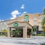 Wingate By Wyndham Convention Ctr Closest Universal Orlando