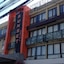 100 Sunset Hotel