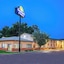 Days Inn & Suites By Wyndham Waterloo