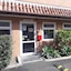 Admiralty Lodge Motel