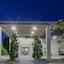 Super 8 By Wyndham Ambassador Bridge Windsor On