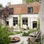 Canal Deluxe Bed & Breakfast