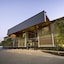 The Glen Hotel & Suites