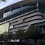 Zen Rooms Lorenzzo Suites Makati