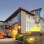 Ventura Inn & Suites Hamilton