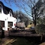 Oakhurst Hotel