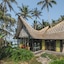 Absolute Beachfront Romantic Villa Laut