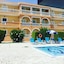 Derekas Apartments