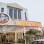 Oyo 10209 Hotel Avs Sweet Magic