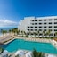 Izla Hotel Beach Front