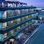 Enorme Infinity Beach, Adults Only 16+